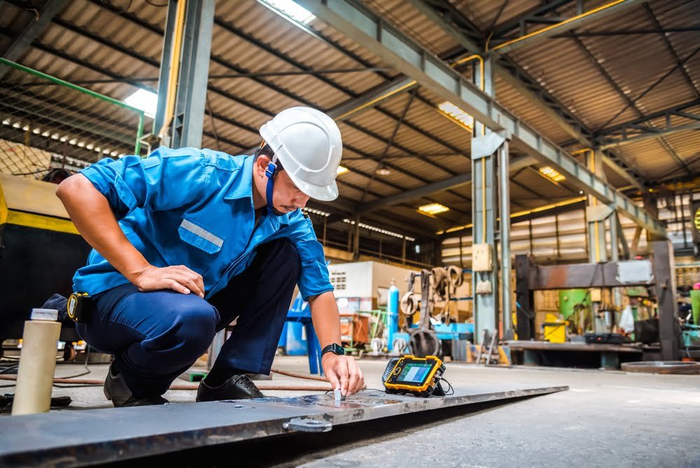 Ut,,Ultrasonic,Testing,To,Detect,Imperfection,Or,Defect,In,Welding